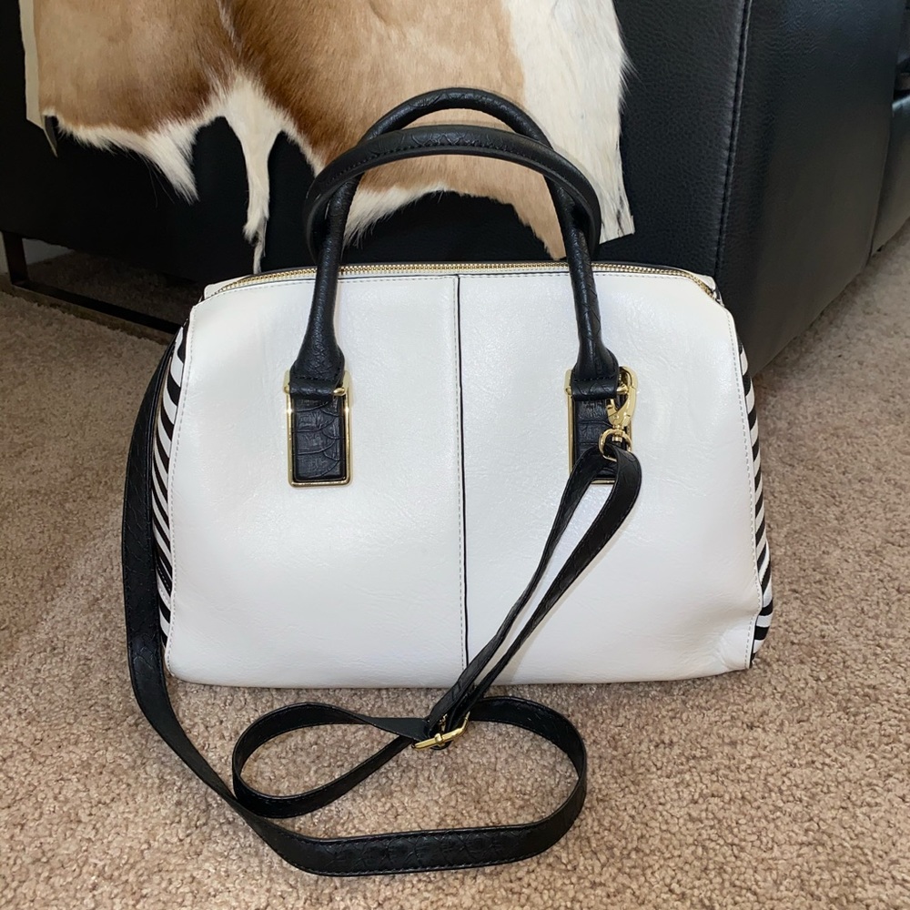 SOLD!! Mossimo Sachel handbag 👜